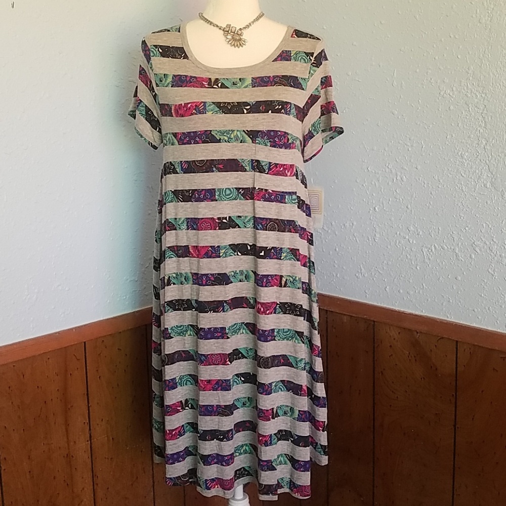 BNWT Lularoe Carly- Size Small